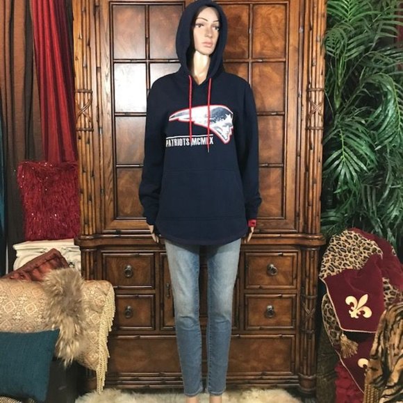 NFL Team Apparel New England Patriots MCMLX Embroidered Fleece Lined Hoodie - Picture 4 of 10